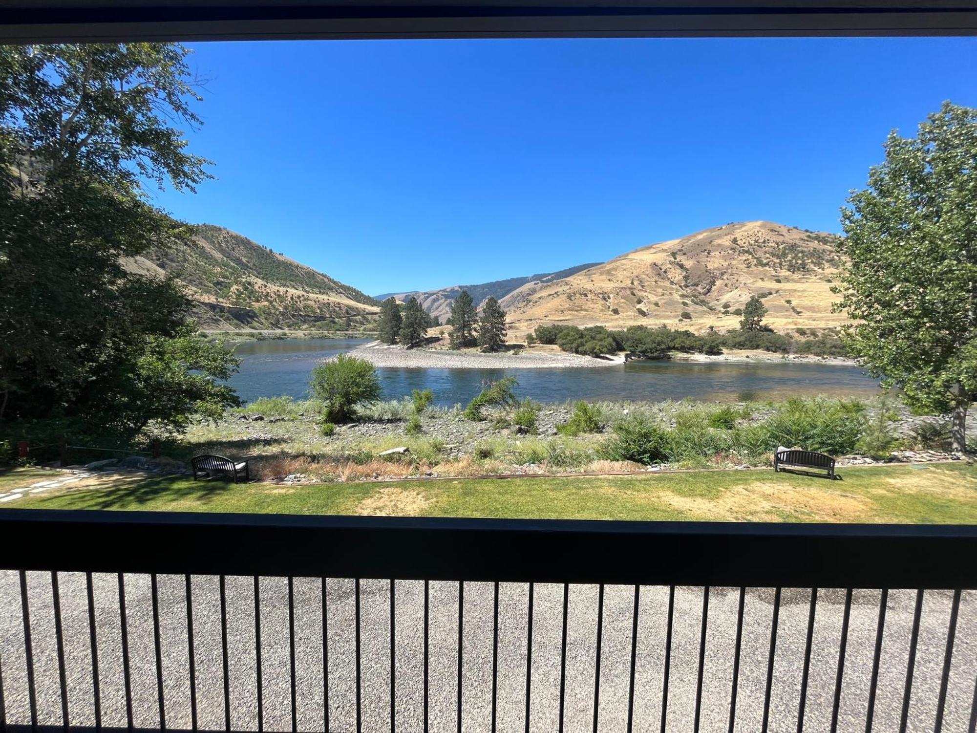 Lucile Steelhead Lodge מראה חיצוני תמונה