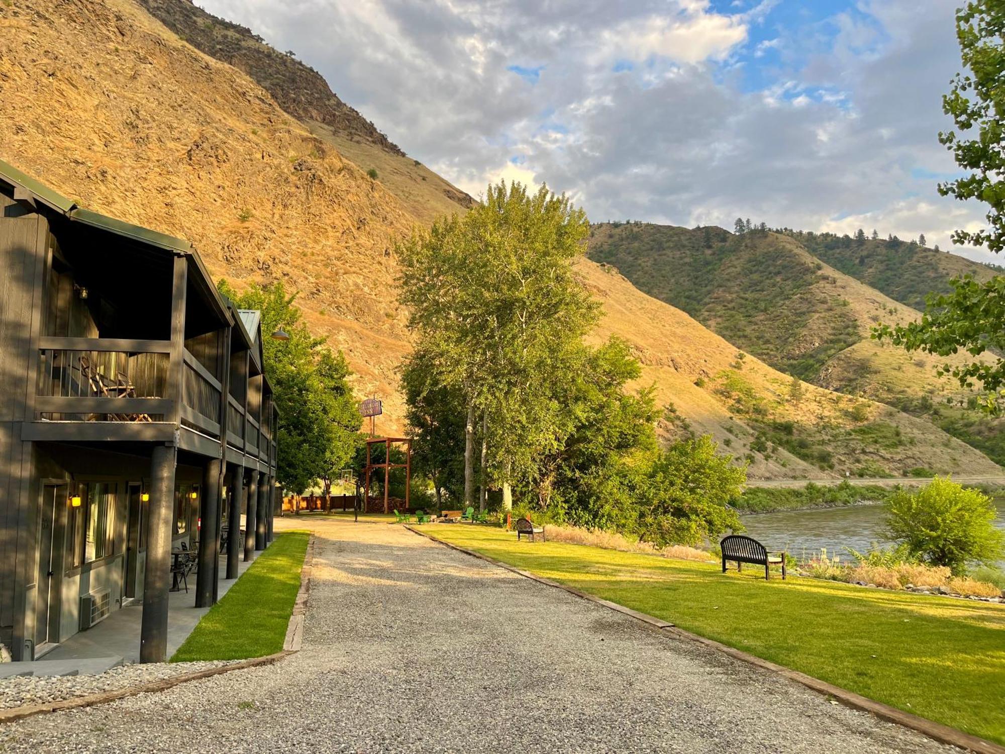 Lucile Steelhead Lodge מראה חיצוני תמונה